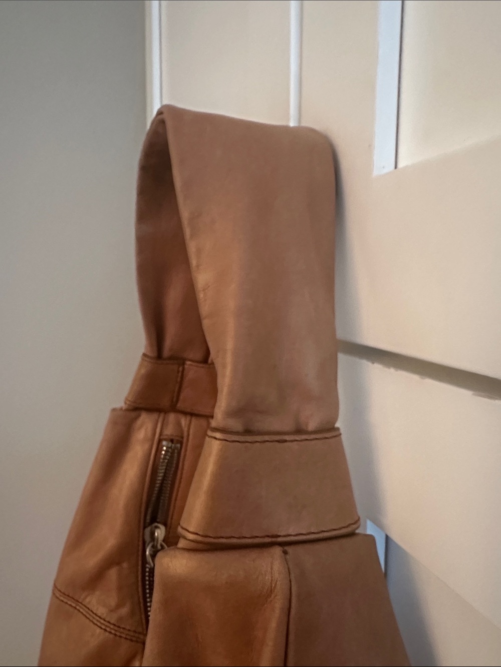 HOBO INTERNATIONAL SLOUCHY SHOULDER BAG - Picture 6 of 14